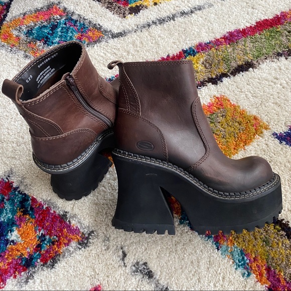 SOLD Rare 90s Y2K Platform Skechers Boots - Picture 3 of 8